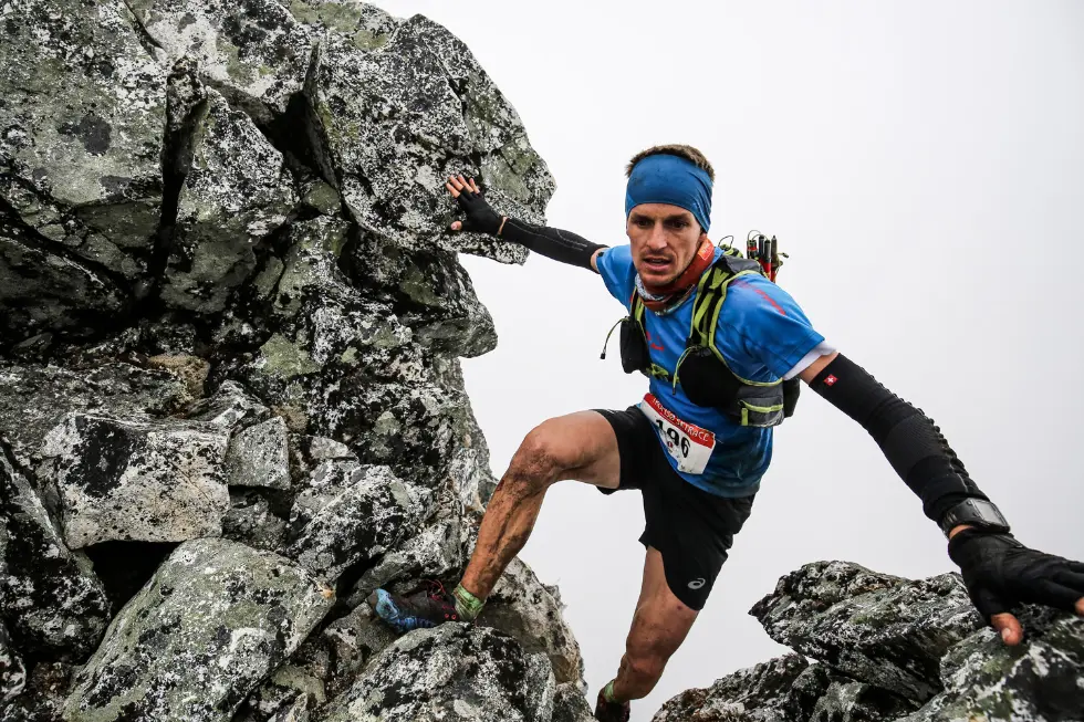Tromsø SkyRace 2016, Wolfgang Hochholzer scambles to the summit