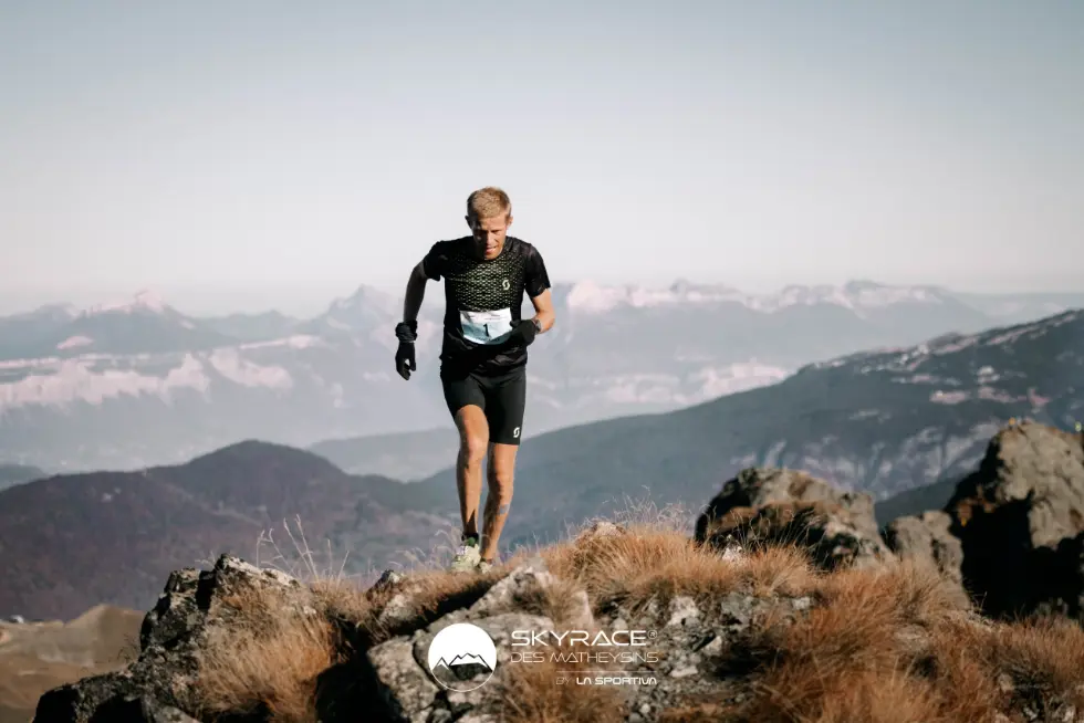 Male skyrunner at Skyrace Des Matheysins